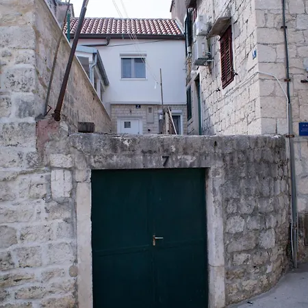 Marisol Old Town Varos Apartman *