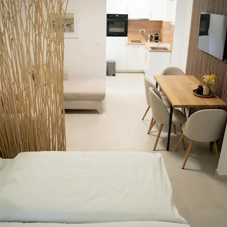 Marisol Old Town Varos Apartman *